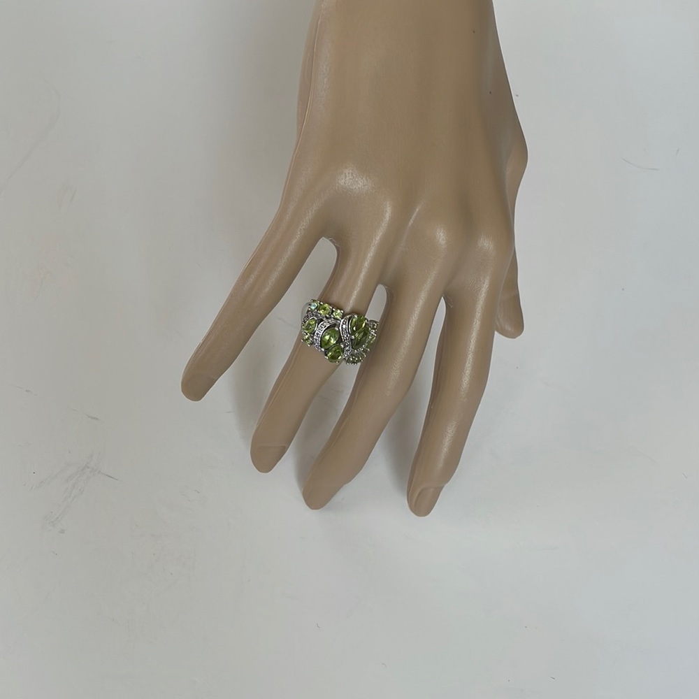Green Manchurian Peridot 3.45 ctw - Picture 2 of 6